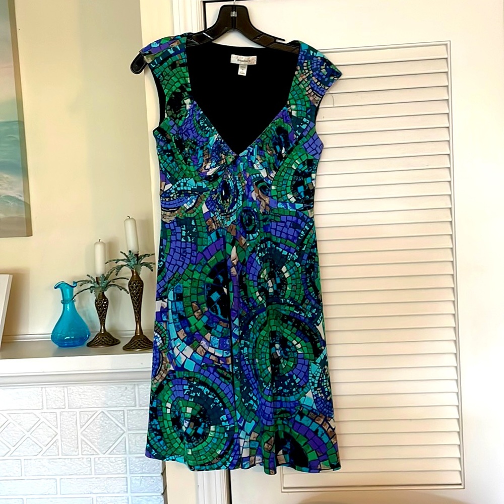 Colorful dress with elastic at neckline